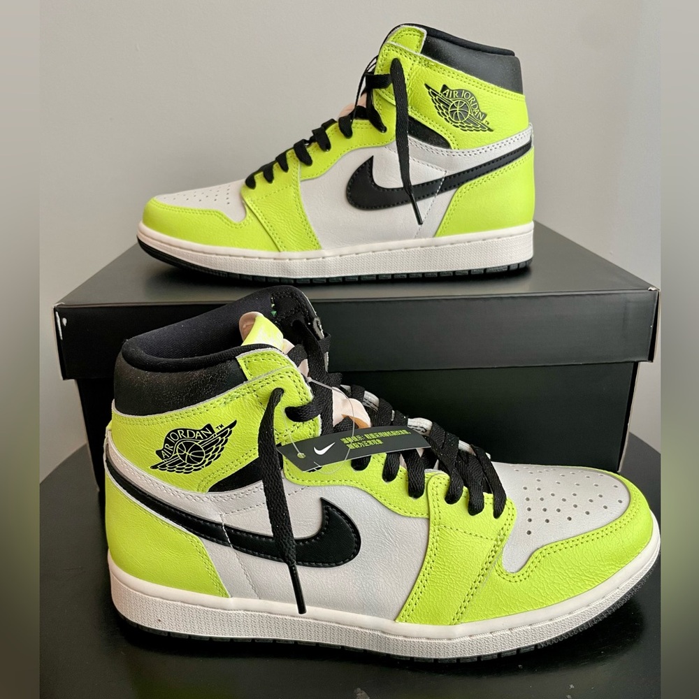 Nike Air Jordan 1 Retro High OG Visionaire, 555088-702 -Men's US 10 NWT